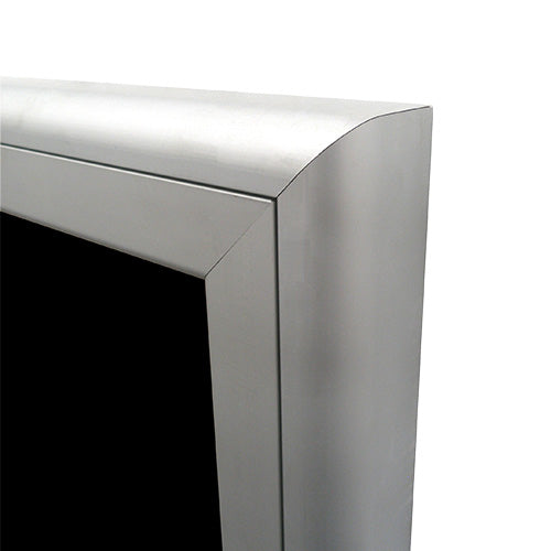 Radius Edge provides an attractive alternative to the traditional mitered edge of conventional outdoor marker board cases